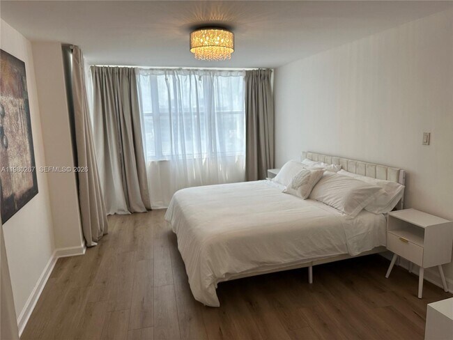 Foto del edificio - 6039 Collins Ave