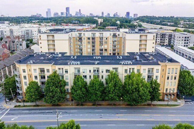 Building Photo - 711 Cosmopolitan Dr NE