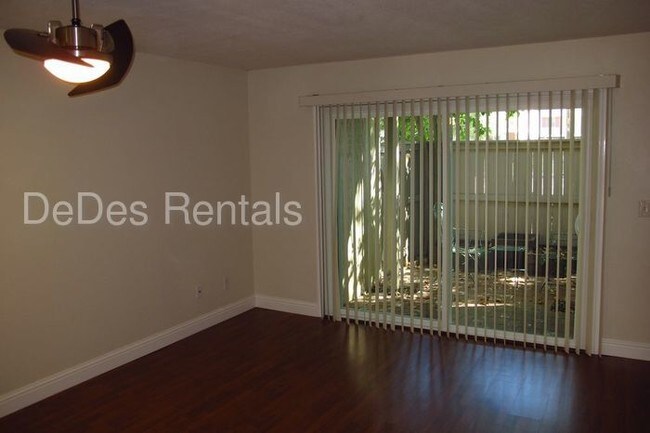 Foto del edificio - 1702 Glenbrook Dr