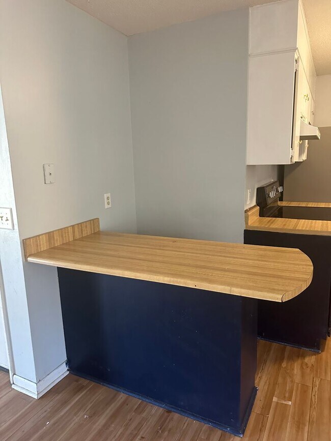 Foto del edificio - Available Now