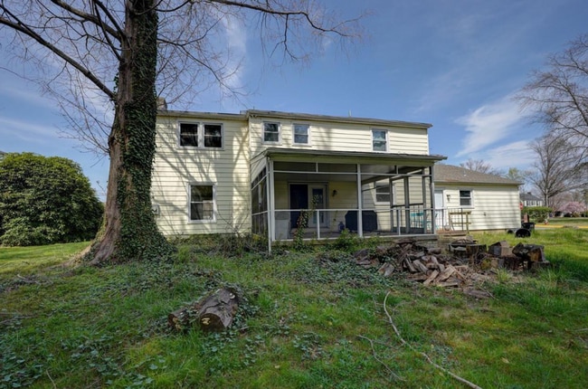 Building Photo - 606 Wyoming Ave