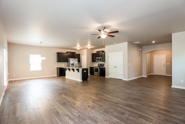 Foto del edificio - 10042 Brawley Ln