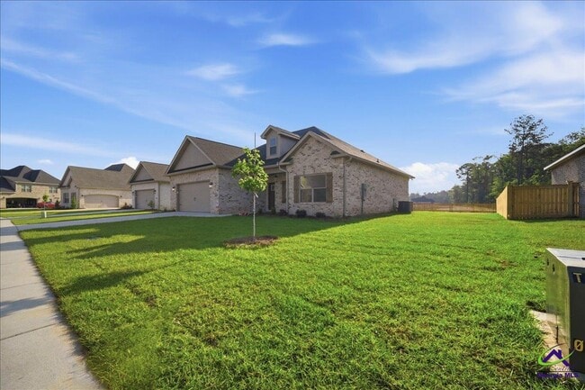 Foto del edificio - 307 Willowbrook Ln