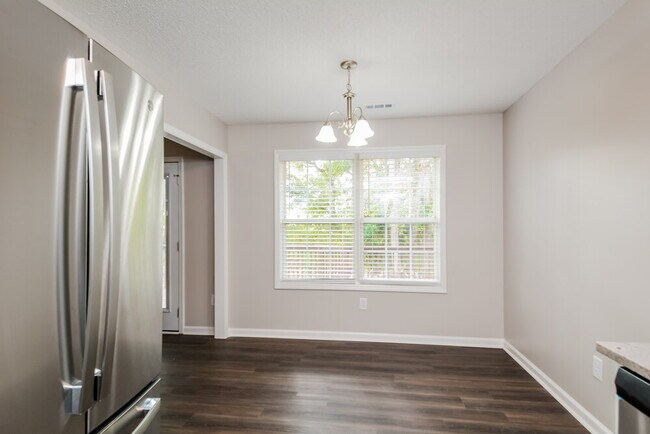 Foto del edificio - 401 Three Meadows Rd