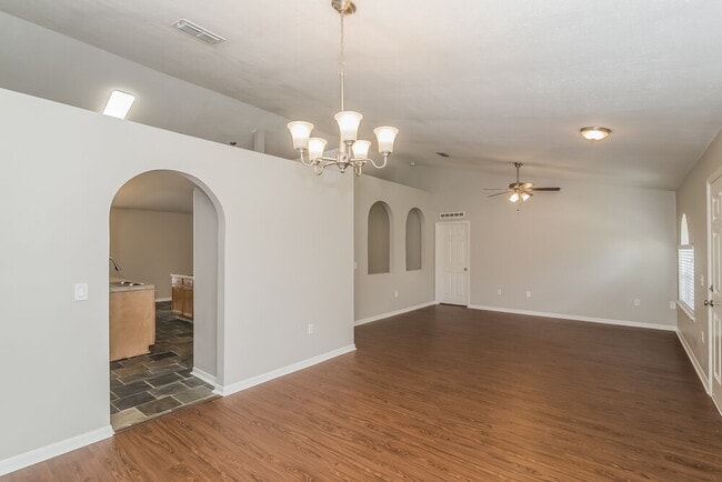 Foto del edificio - 12202 Glenn Hollow Dr