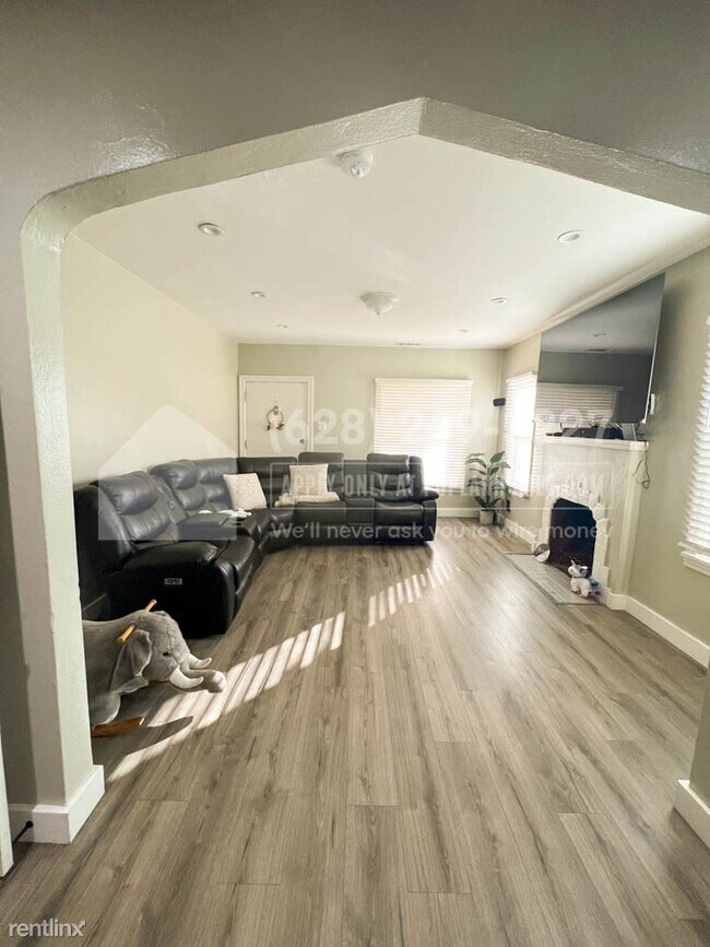 Building Photo - 2 br, 1 bath House - 9426 Peach Street -
