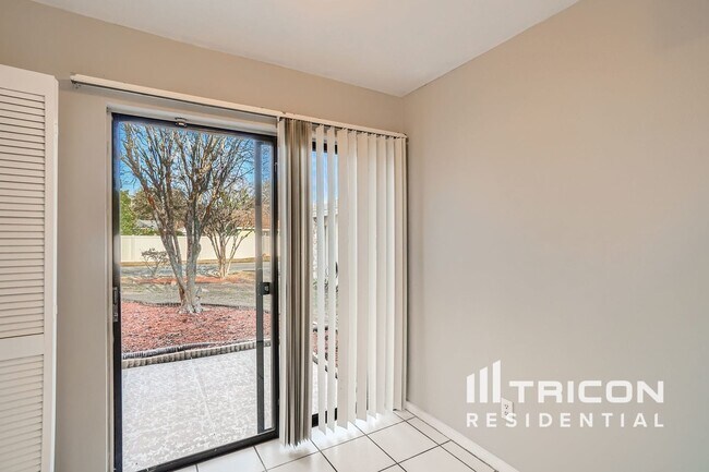 Building Photo - 1032 Weathered Wood Cir