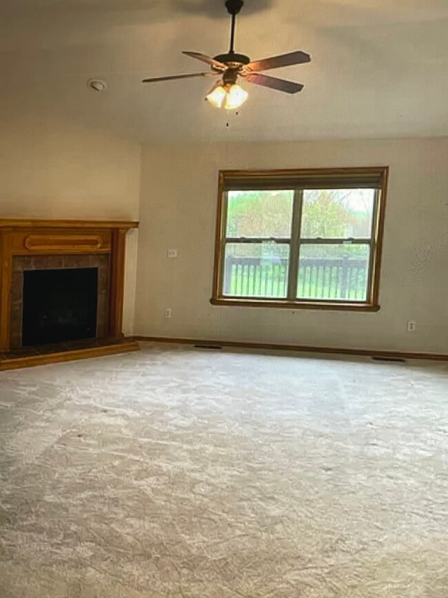 Foto del edificio - 740 Jefferson Ct