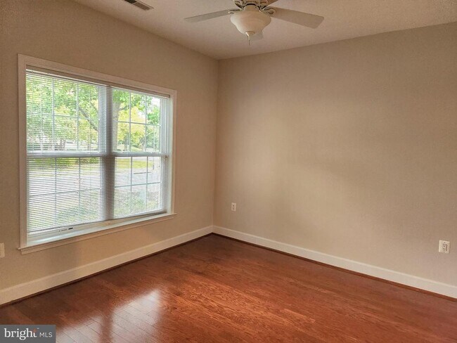Building Photo - 20667 Golden Ridge Dr
