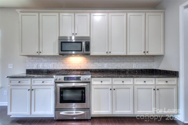 Foto del edificio - 1444 Ridgehaven Rd