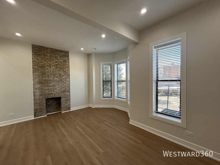 Photo - 805 W Weed St-#3W