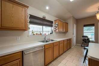 Building Photo - 1602 Rustic Hollow Ln