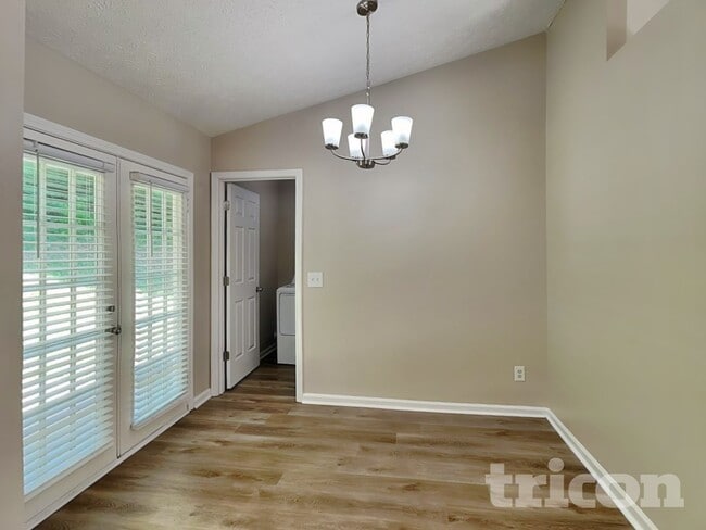 Foto del edificio - 38 Ann Cir