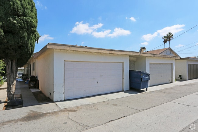 Building Photo - 1026 N Shattuck Pl