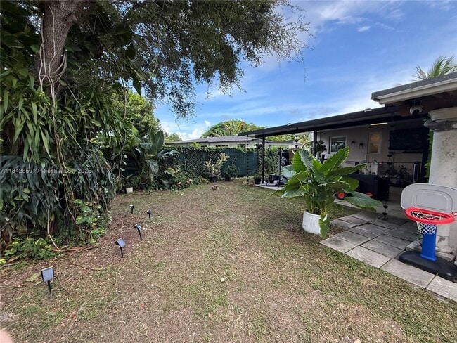 Photo - 10031 Jamaica Dr House