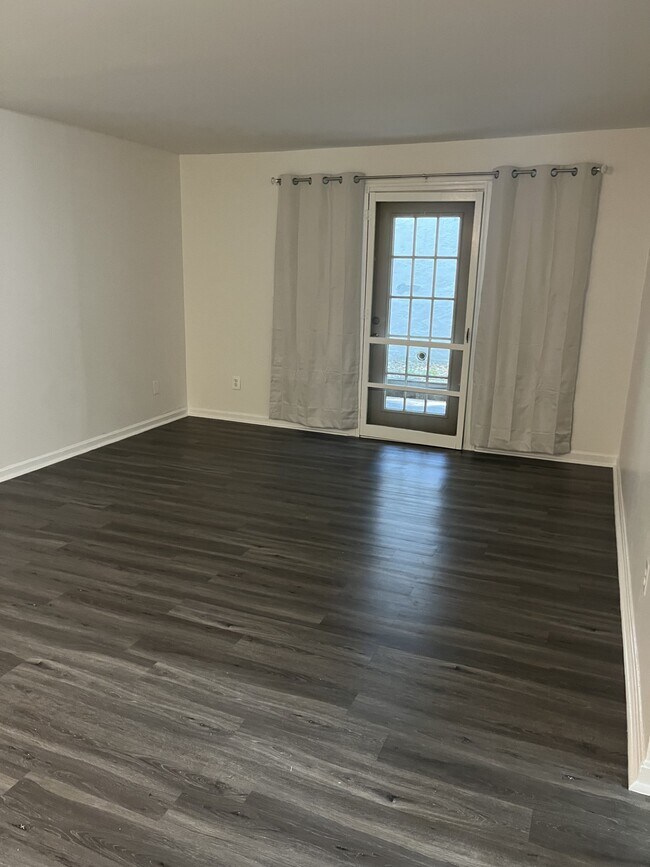 Foto del edificio - 5900 Prince George Dr