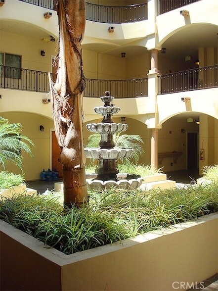 Foto del edificio - 10640 Woodbridge St