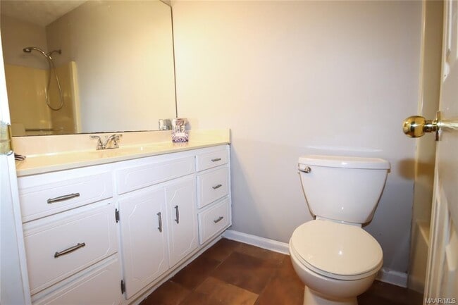 Building Photo - 113 Kentucky Oaks St