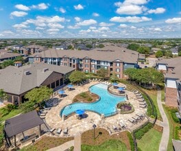 Building Photo - MAA Grand Cypress