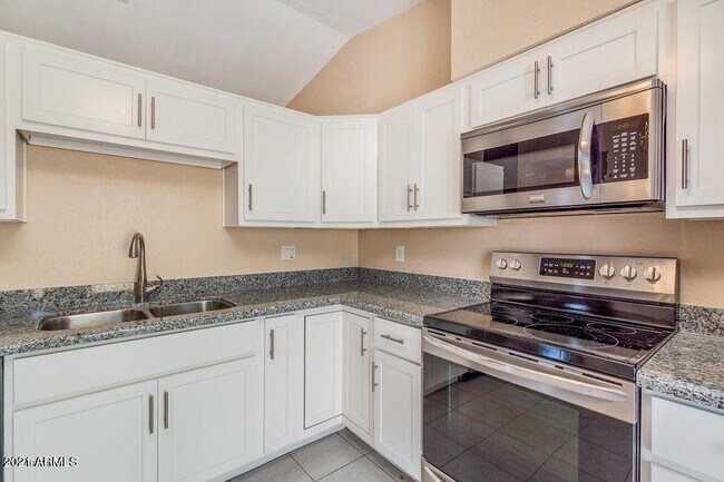 Foto del edificio - 4744 E Camino St