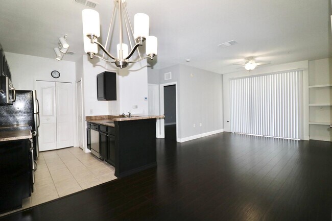 Foto del edificio - 6171 Metrowest Blvd