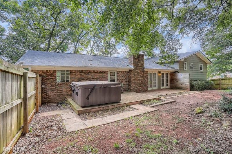Primary Photo - 4 br, 2.5 bath House - 114 Grassdale Road