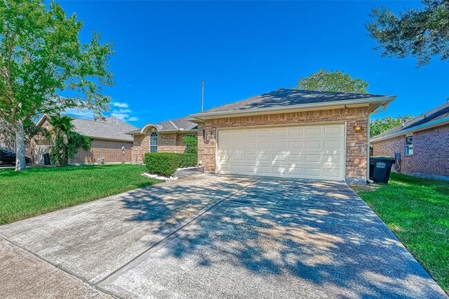 Building Photo - 1011 S Wellsford Dr