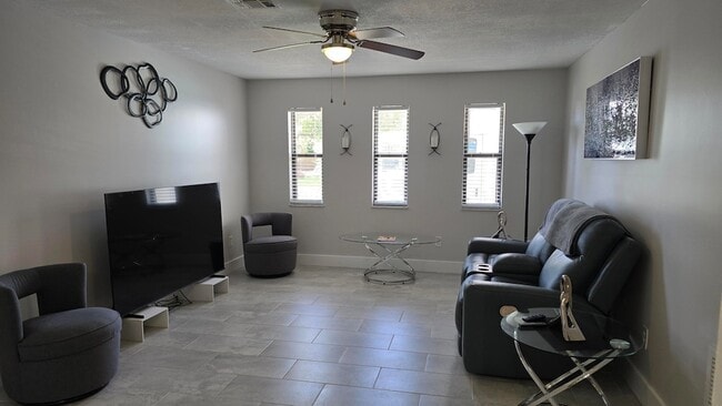 Foto del edificio - 670 Nobles St