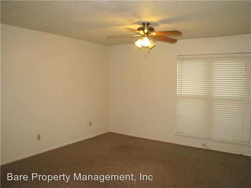 Foto del edificio - 818 Cardinal Creek Blvd
