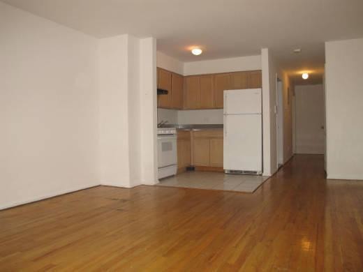 Foto principal - 43 Maspeth Ave