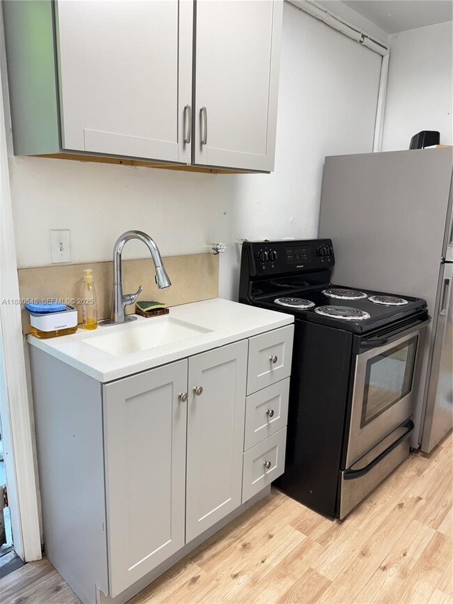 Building Photo - 6840 Martin Rd