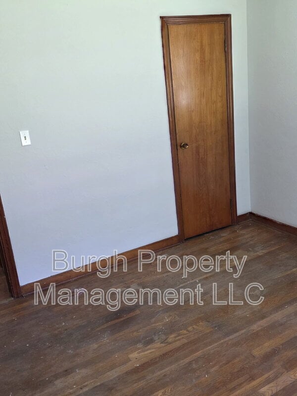Building Photo - 286 Thompsonville Rd