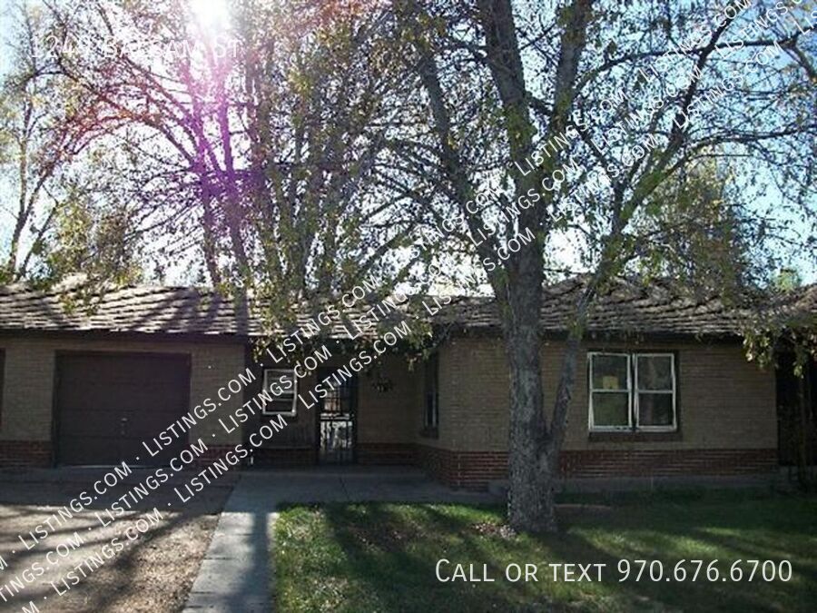 Building Photo - 1249 Balsam St