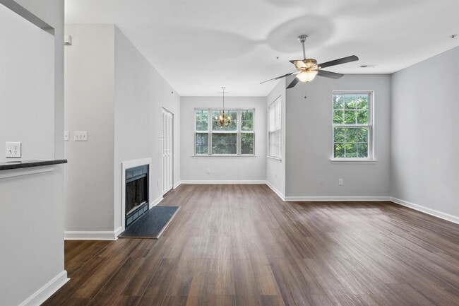 Building Photo - 606 Moonglow Rd
