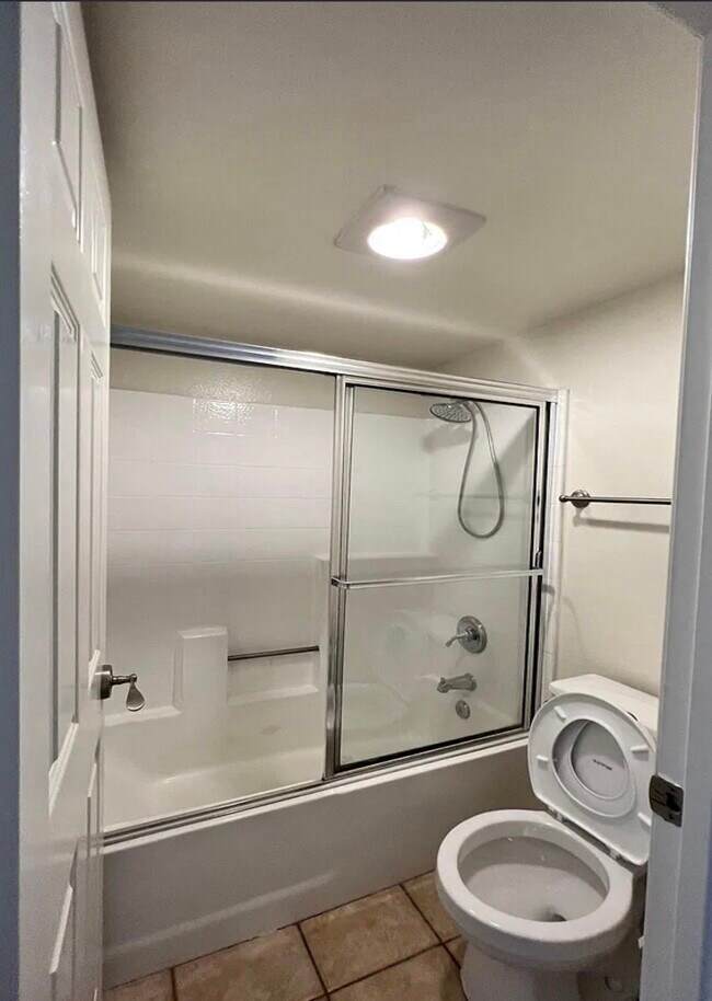 Foto del edificio - 4222 Menlo Ave