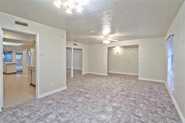 Building Photo - 1000 Windy Meadow Dr