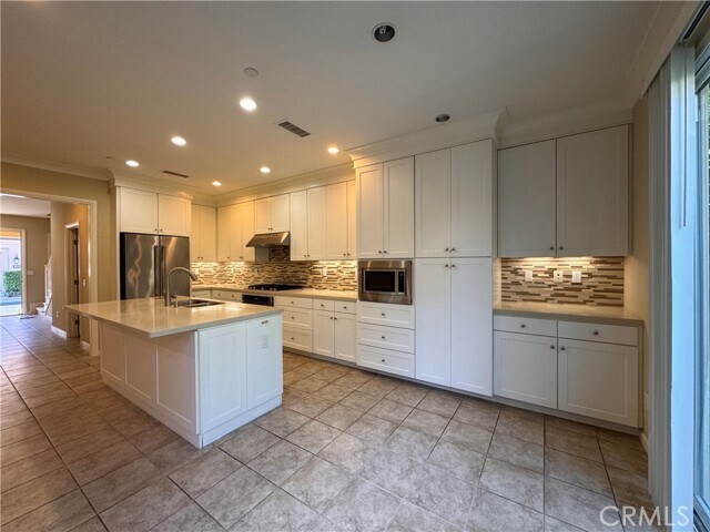 Building Photo - 216 Crescent Moon