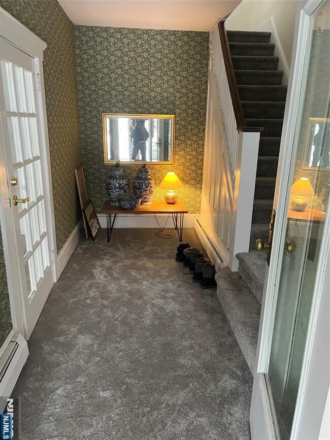 Building Photo - 206 Godwin Ave