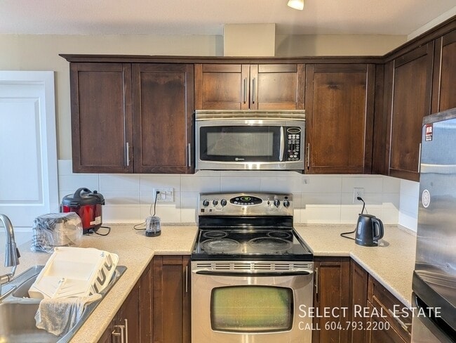 Building Photo - 46289 Yale Rd