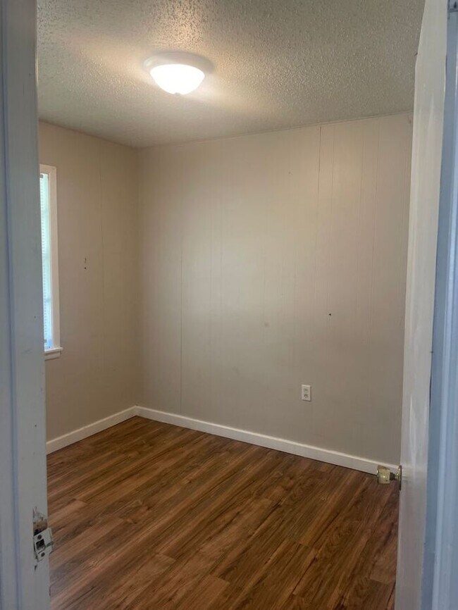 Foto del edificio - Available Now!