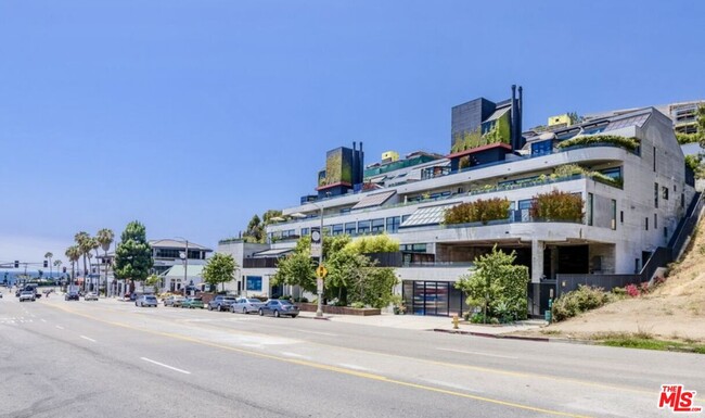 Building Photo - 17351 W Sunset Blvd