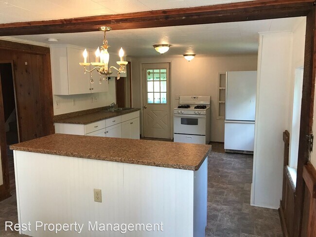 Building Photo - 2 br, 1 bath House - 3642 Mill St