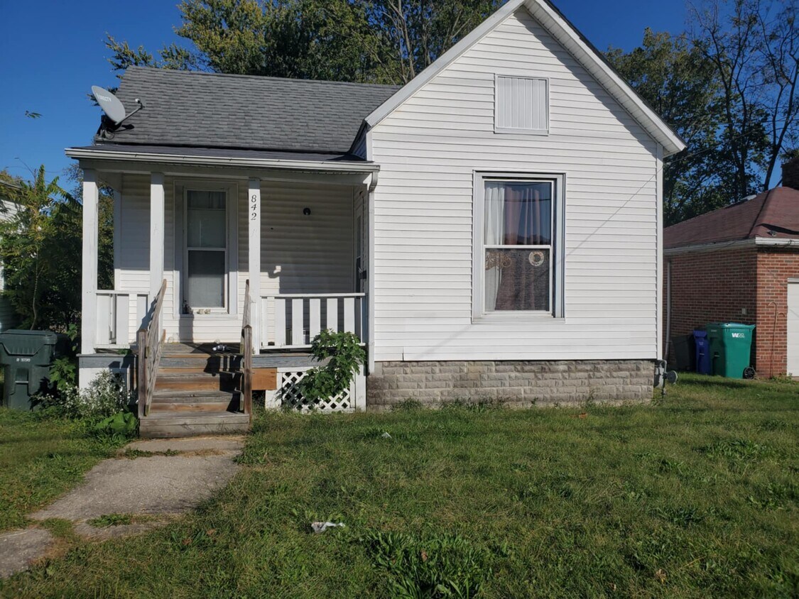 Primary Photo - 842 S Jasper St
