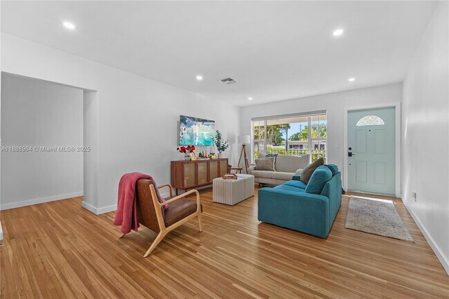 Foto del edificio - 6331 SW 18th St