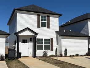 Building Photo - 108 Hobson St