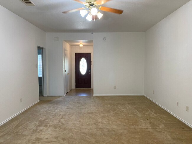 Foto del edificio - 1809 Liberty Hill Dr