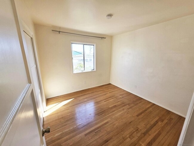 Foto del edificio - 4851 Iroquois Ave
