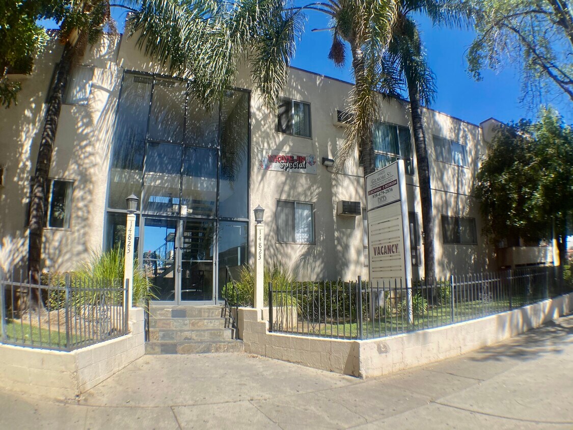Primary Photo - 14823 Gilmore St
