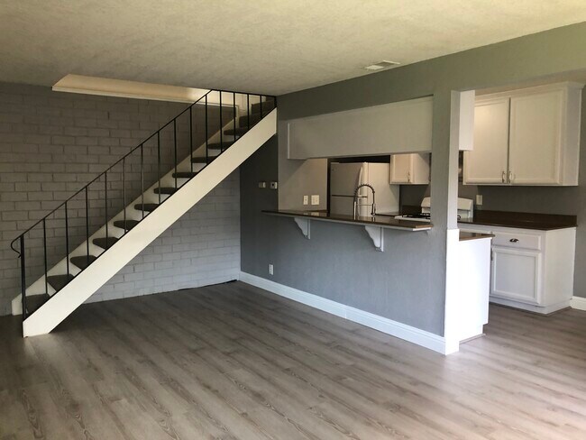 Foto del edificio - 3743 Park Dr