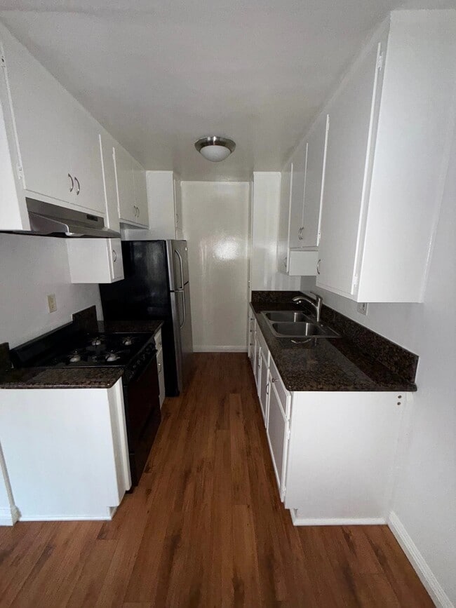 Building Photo - 4524 S Slauson Ave